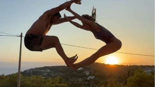 Γιώργος Γεροντιδάκης - Ντορέττα Παπαδημητρίου: Tα απίστευτα ακροβατικά του ζευγαριού στην πισίνα - Το τερμάτισαν