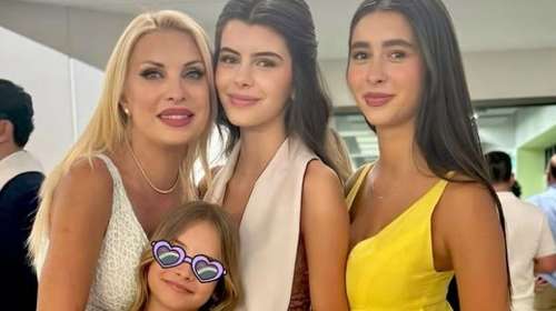 To σχόλιο της Ελένης Μενεγάκη για την αποφοίτηση της κόρης της, Βαλέριας: "Τα παιδιά μας! Δεν αξίζει τίποτα περισσότερο"