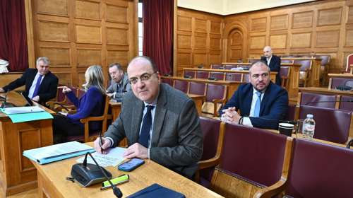 Μακάριος Λαζαρίδης: Τα πρώτα σχόλια της αντιπολίτευσης για την παραίτησή του -  "Καθυστερημένη αντίδραση"