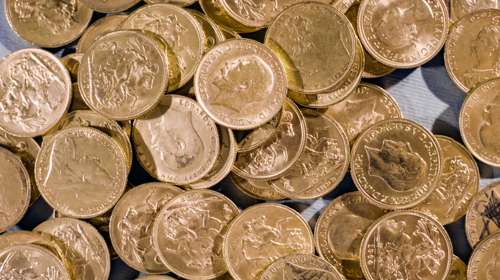 Φρένο στις αγορές χρυσής λίρας από τους Ελληνες - Γιατί μειώθηκαν