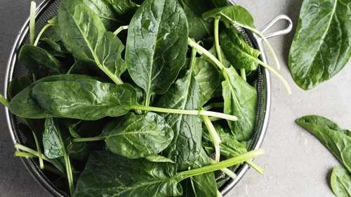 Μάρτιος: 6 superfoods εποχής που "φέρνουν την άνοιξη" στο τραπέζι σου