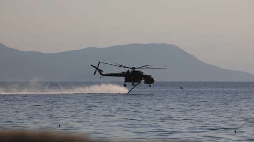 Χαλκιδική: Φωτιά τώρα στα Σήμαντρα Πολυγύρου - Επιχειρούν 6 αεροσκάφη και 2 ελικόπτερα