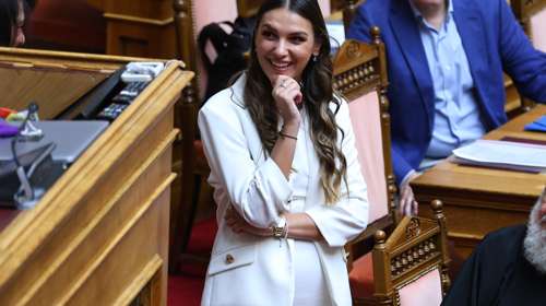 Ορκίσθηκε βουλευτής Ανατολικής Αττικής η Μυρτώ Κοροβέση στη θέση του Γιώργου Καραμέρου