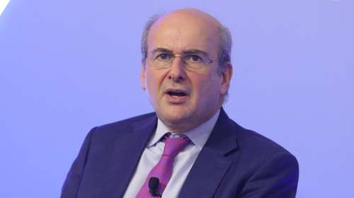Χατζηδάκης: Είναι λογικό να δει ο πρωθυπουργός εκπρόσωπο αγροτών που έσπασε περιπολικό μπροστά στις κάμερες;