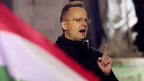 "Πονοκέφαλος" στις Βρυξέλλες μετά τη διαρροή τηλεφωνικής επικοινωνίας Λαβρόφ με τον Ούγγρο ΥΠΕΞ