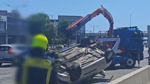 Μποτιλιάρισμα στο ρεύμα καθόδου στον Κηφισό, τούμπαρε αυτοκίνητο - [βίντεο]