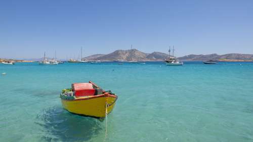 Η βρετανική Sun αποθεώνει ελληνική παραλία: Ένα διαμάντι στις κορυφαίες του κόσμου