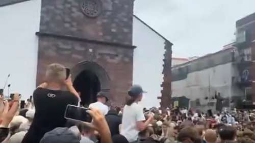 Σουρεάλ σκηνικό στη Μαδέρα: Χιλιάδες οπαδοί του Ρονάλντο νόμιζαν ότι παντρεύεται και πήγαν σε ξένο γάμο -Η αντίδρασή του