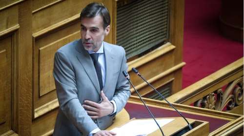 Στο ΠΑΣΟΚ πάει ο Μιχάλης Χουρδάκης, μετά την Πλεύση Ελευθερίας και τους Δημοκράτες του Κασσελάκη