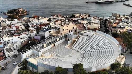Το θέατρο με την ομορφότερη θέα στην Αττική ανακοινώνει το φετινό καλοκαιρινό του πρόγραμμα