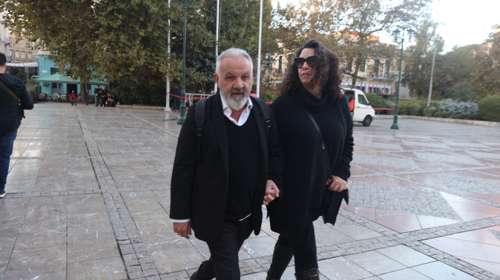 Θηβαίος για Σαββόπουλο: "Χάσαμε όλοι τον παππού μας που μας έλεγε παραμύθια - Εφυγε το πρωτότυπο και μείνανε τα αντίγραφα"