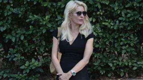 Η Ελένη Μενεγάκη αποχαιρετά τον Γιώργο Μαζωνάκη - Η συγκίνηση της παρουσιάστριας