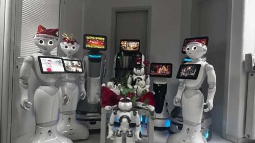 Κάλαντα στη Θεσσαλονίκη από τα ρομπότ Nova, Mini, Nao, Billy- Ο Pepper σε ρόλο βοηθού Αϊ Βασίλη