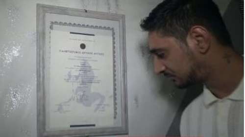 Διάβαζε στο σκοτάδι με τα ποντίκια, αλλά κατάφερε να μπει στο Πανεπιστήμιο -  Η συγκινητική ιστορία ζωής σε ακραία φτώχεια