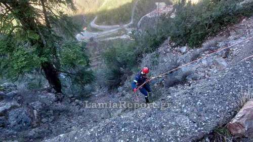 Τραγωδία στην Ευρυτανία: Φορτηγό έπεσε σε χαράδρα σαράντα μέτρων - Νεκρός ο οδηγός