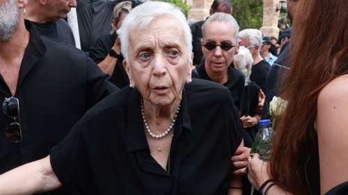 Ηλίας Ψινάκης: Δίπλα στη μητέρα του Γιώργου Μαζωνάκη, Κλειώ
