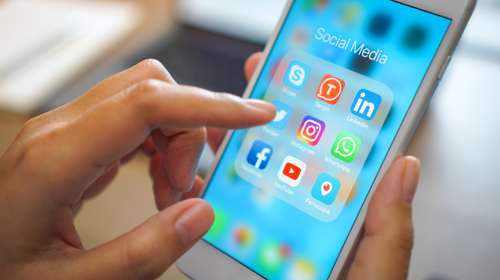 Αρκάς: Η τραγική ειρωνεία για τα social media και την προσωπική μας ζωή