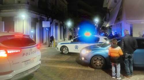 Αγρίνιο: Ανατροπή στην αιματηρή συμπλοκή με τον 16χρονο – Παραδόθηκε ο νεαρός που τον μαχαίρωσε