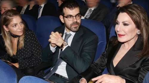 Έλλη Παπαδιαμάντη: Η νύφη της Γιάννας Αγγελοπούλου Δασκαλάκη στη Βουκουρεστίου με ανοιξιάτικο look