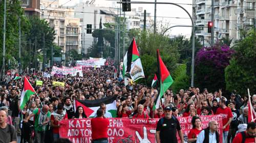 Μεγάλη πορεία προς την πρεσβεία του Ισραήλ: "Να υπάρξει λογοδοσία για τα εγκλήματα" [βίντεο]