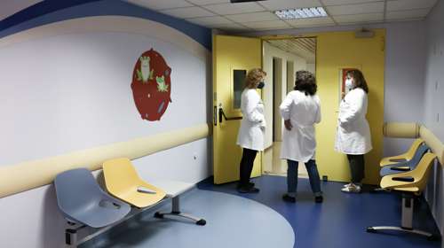 Συγκλονίζει η γιαγιά της 6χρονης που νοσηλεύεται στην εντατική με γρίπη: Εκκληση στον κόσμο να προσευχηθεί