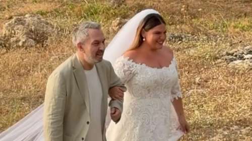 Η συγκινητική ανάρτηση της Δανάης Μπάρκα για τη "Γιορτή του Πατέρα" - "Μεγάλωσα με δύο μπαμπάδες, το κοινό τους ήταν το πόσο με αγάπησαν"