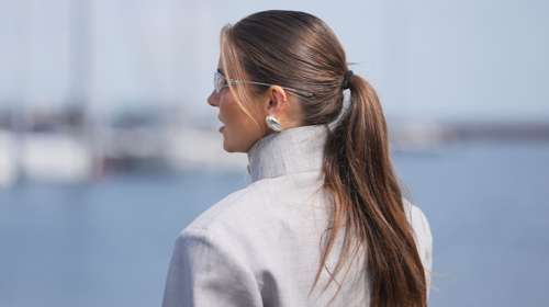 Naked Hair: Γι’ αυτό το κολακευτικό χρώμα μαλλιών θα μιλούν όλοι φέτος το φθινόπωρο