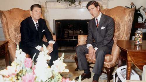 Πώς άλλαξε το Οβάλ Γραφείο από το 1970: Οι επισκέψεις του Καρόλου που αποτυπώνουν τη μεταμόρφωση