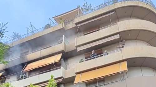 Φωτιά σε διαμέρισμα στα Άνω Πατήσια - Άνθρωποι βγήκαν στα μπαλκόνια [βίντεο]