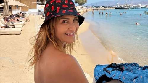 Μάρα Ζαχαρέα: Η δροσερή σαλάτα που επέλεξε στην παραλία είναι βασισμένη στη μεσογειακή διατροφή