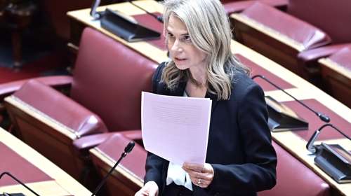 Μιλένα Αποστολάκη στη Βουλή: "Αμέτοχος παρατηρητής των εξοντωτικών αυξήσεων στα ασφάλιστρα υγείας η κυβέρνηση"