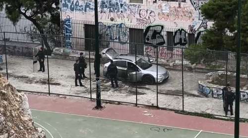Εξάρχεια: Επίθεση με μολότοφ σε αστυνομικούς της ΟΠΚΕ