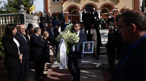 Ν.Χαρδαλιάς: Συγκίνηση στην κηδεία του πατέρα του - Ποιοι ήταν στο πλευρό του περιφεριάρχη [βίντεο]