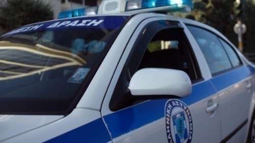 Βόλος: Ανήλικοι έβγαλαν σουγιά για να αρπάξουν χρήματα από τα κάλαντα