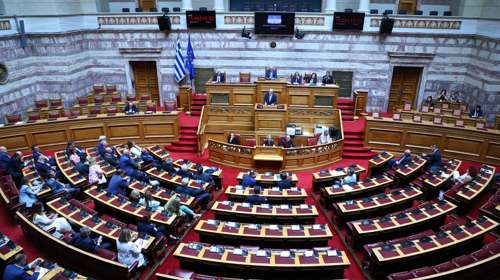 Βουλή: Στην Ολομέλεια η συζήτηση για την αναθεώρηση του Συντάγματος - Το βλέμμα στην επόμενη αναθεωρητική Βουλή