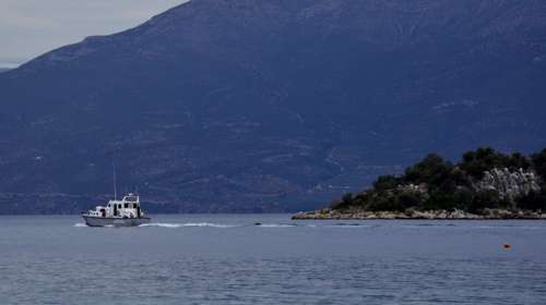 Συναγερμός στην Επίδαυρο για τον αγνοούμενο 65χρονο ψαρά – Βρέθηκε προσαραγμένο το καΐκι του σε παραλία