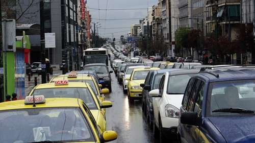 Ασφυξία στους δρόμους της Αθήνας λόγω της κακοκαιρίας - Προβλήματα σε παραλιακή, Κηφισό, Αττικό Οδό