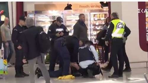 "Ελ. Βενιζέλος": Σύλληψη άνδρα που κρατούσε σημαία του Ισραήλ στο αεροδρόμιο  σε ζωντανή μετάδοση