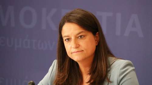 Αγωνία της Κεραμέως για τον υπάλληλο του ΕΦΚΑ- Το τηλεφώνημα από την Κωνσταντινούπολη
