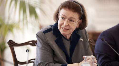 Ξεπουλάει η κυβέρνηση τα μνημεία και τους ναούς; - 10 ερωτήσεις και απαντήσεις για το νομοσχέδιο της Μενδώνη