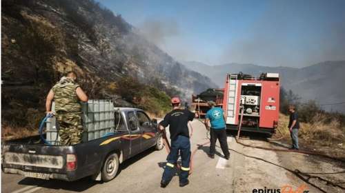Φωτιά στην Αρτα: Βελτιωμένη η εικόνα στο Κομπότι - Μεγάλο και διάσπαρτο το μέτωπο -"Eίναι ο τόπος μας" -  Εικόνες