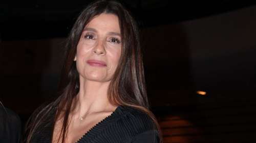 Πόπη Τσαπανίδου: Με ανδρόγυνο look στην παρουσίαση του βιβλίου του Αλέξη Τσίπρα