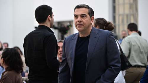Ο Τσίπρας αυτοτρολάρεται με Κωνσταντοπούλου και Βαρουφάκη: "Πίσω από τις λέξεις κρύβεται ο Αλέξης" [βίντεο]