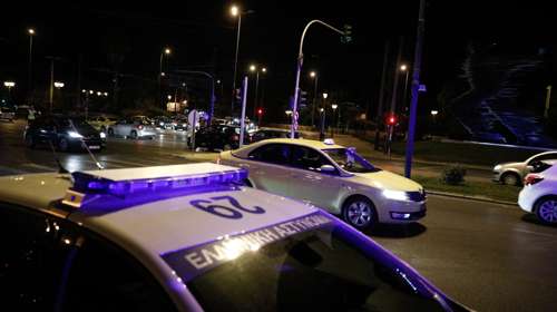 Συναγερμός στα Καλύβια: Βρέθηκε εκρηκτικός μηχανισμός κάτω από αυτοκίνητο - Πραγματοποιήθηκε ελεγχόμενη έκρηξη