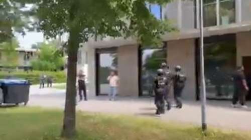 Επίθεση σε σχολείο στη Βαυαρία: 16χρονος τραυμάτισε δύο μαθήτριες με μαχαίρι - Βίντεο