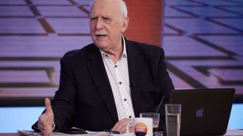 Κηδεία Γιώργου Παπαδάκη: Αυτός είναι ο μοναδικός άνθρωπος που εκφώνησε επικήδειο