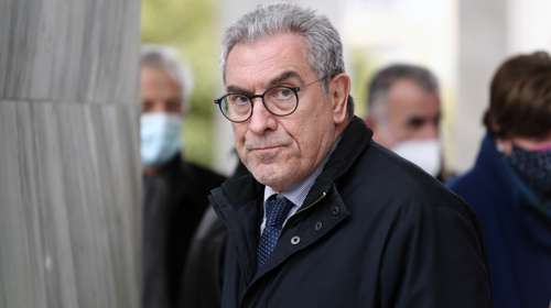 Εκρηξη αυτοσχέδιου εκρηκτικού μηχανισμού έξω από το δικηγορικό γραφείο του Βασίλη Καπερνάρου