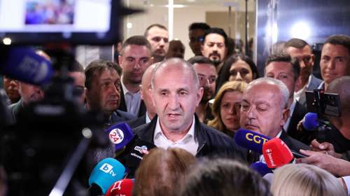 Exit polls στη Βουλγαρία: Πρωτιά Ράντεφ με 37,5%
