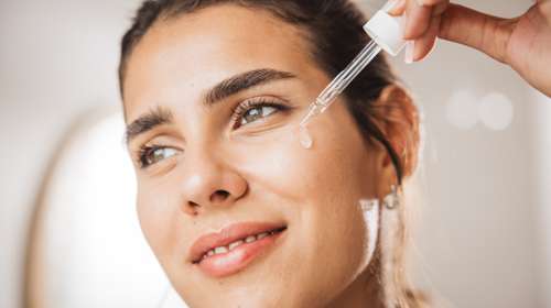 Με αυτόν τον ορό καφεΐνης θα σε ρωτούν όλοι τι θεραπεία έκανες στην περιοχή των ματιών