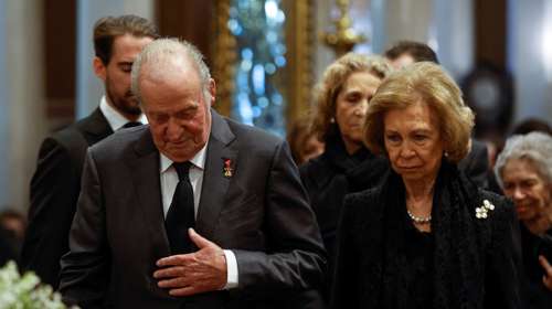 Πάσχα στο Αμπου Ντάμπι για τον εξόριστο Χουάν Κάρλος: Οι φωτογραφίες με την κόρη του και τον εγγονό του